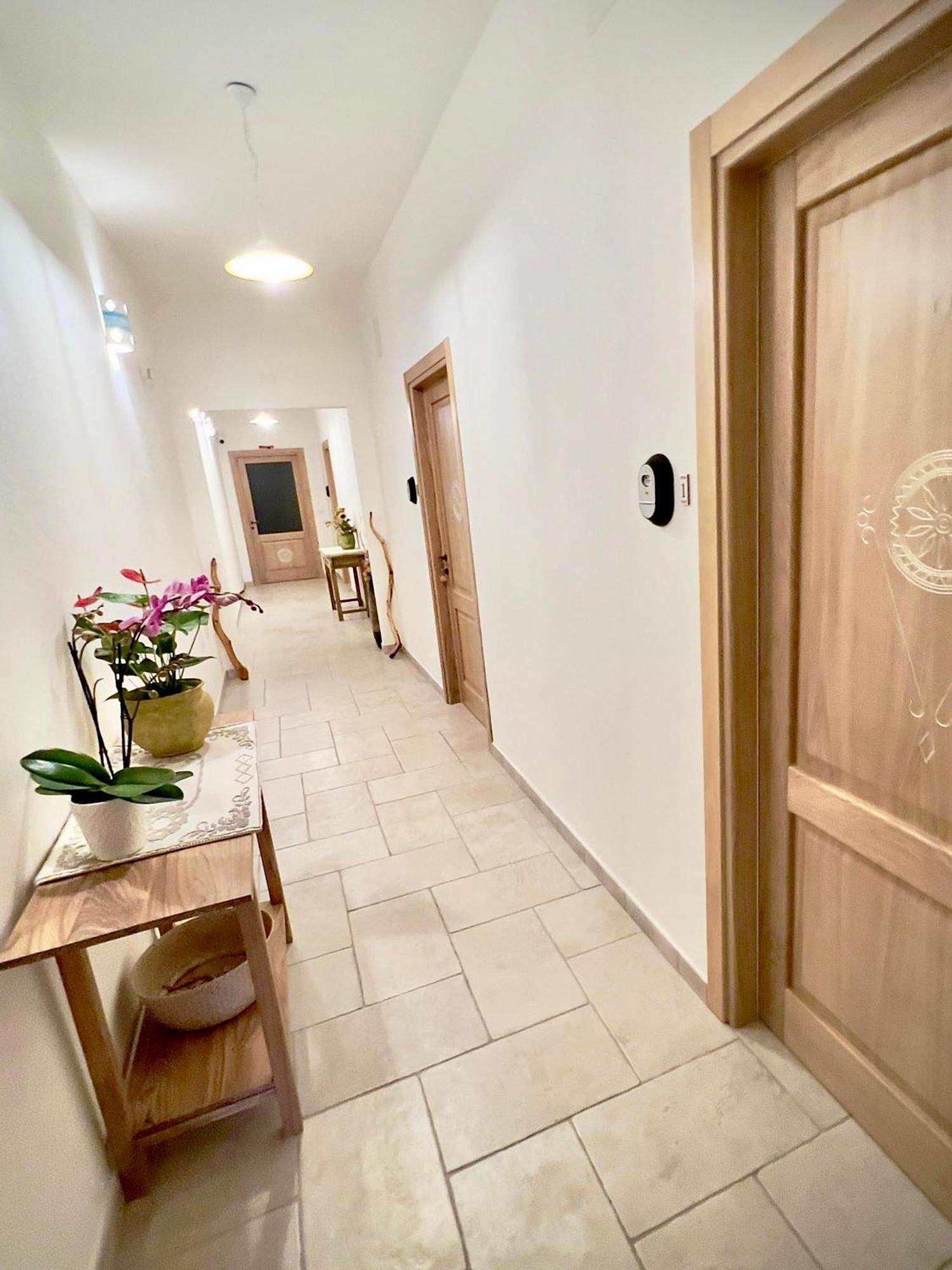 Domus La Roccia Hotel Pozzomaggiore Екстериор снимка