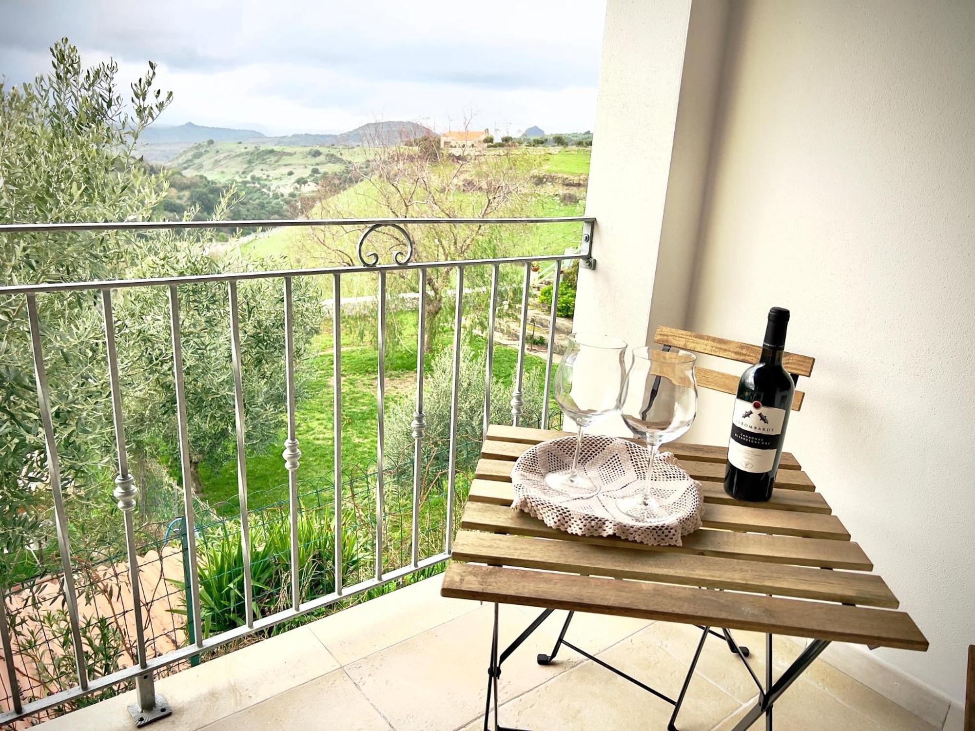 Domus La Roccia Hotel Pozzomaggiore Екстериор снимка