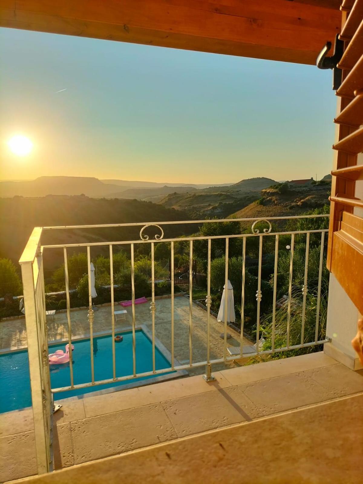 Domus La Roccia Hotel Pozzomaggiore Екстериор снимка