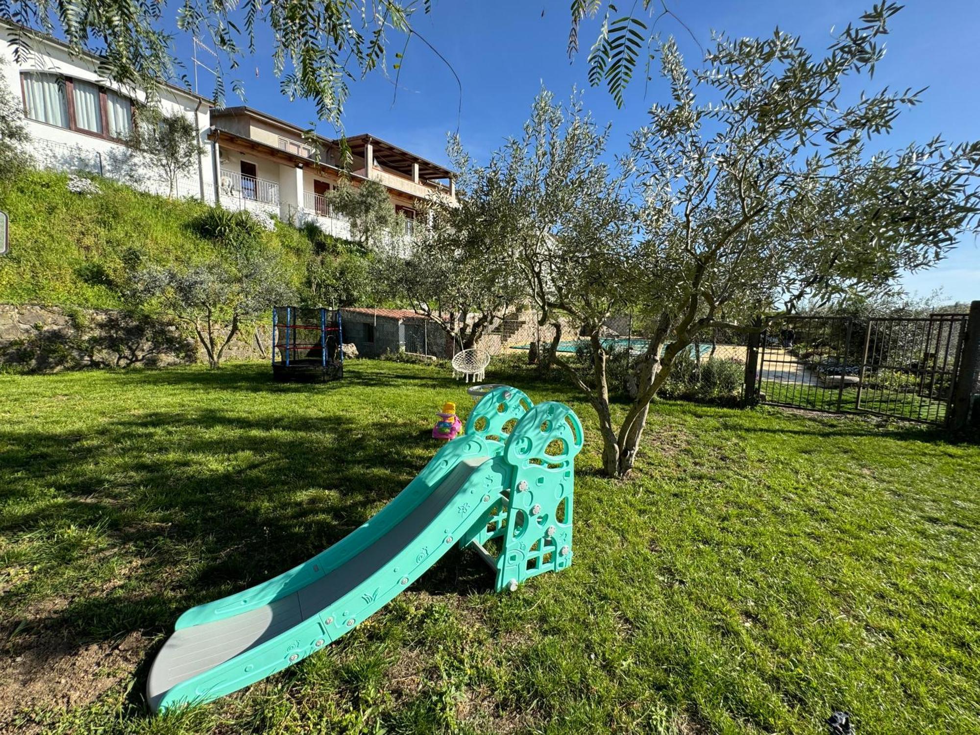 Domus La Roccia Hotel Pozzomaggiore Екстериор снимка